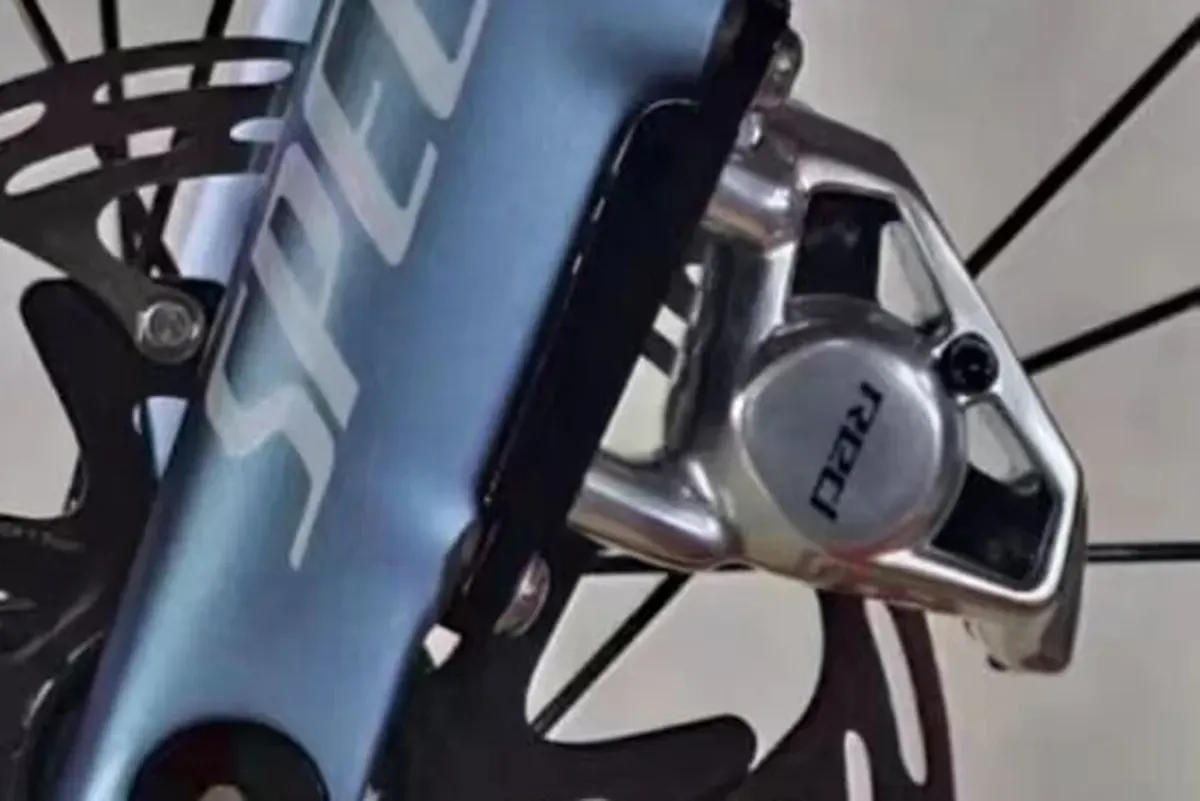 New-SRAM-Red-AXS_2024_Brake-calipers-and-rotor_CROP.webp