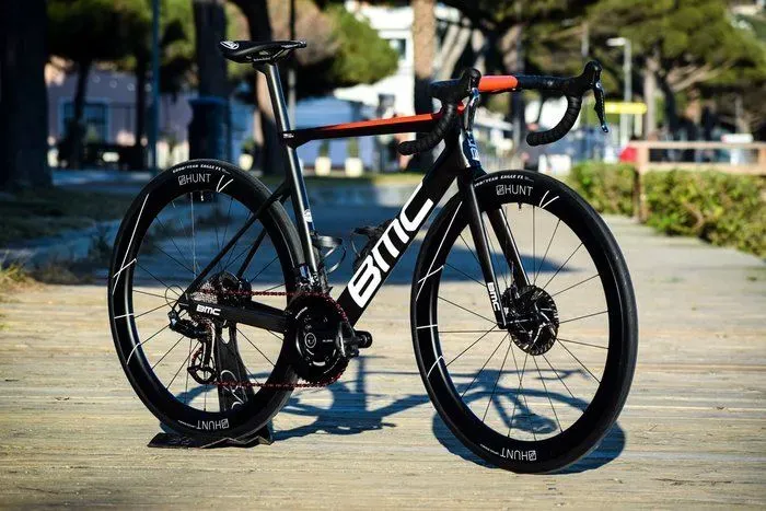 team-qhubeka-assos_vk.webp