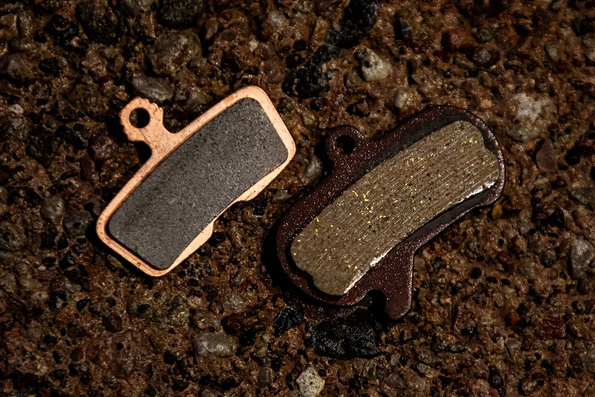 SRAM-Maven-brakes-Pad-comparison.webp