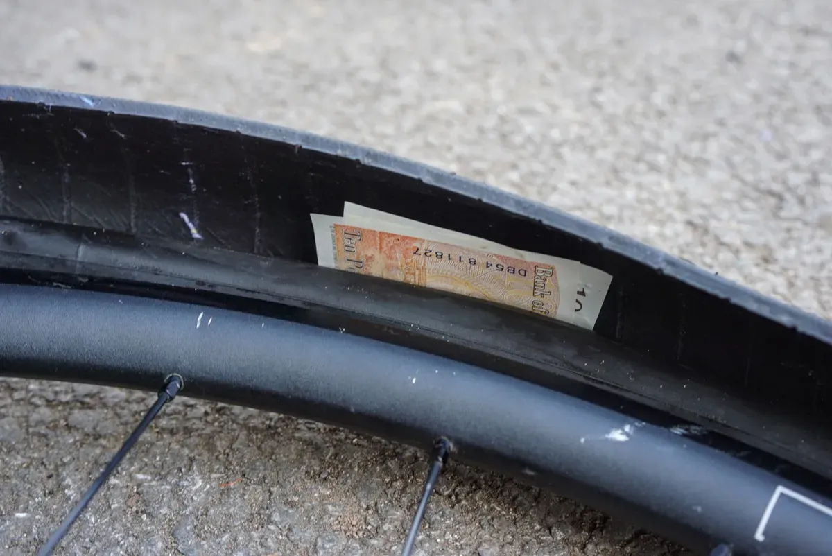 How-to-repair-a-punctured-tubeless-tyre-17-bb8b082.webp
