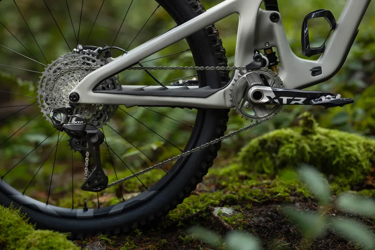 shimano-xtr-di2-1.webp