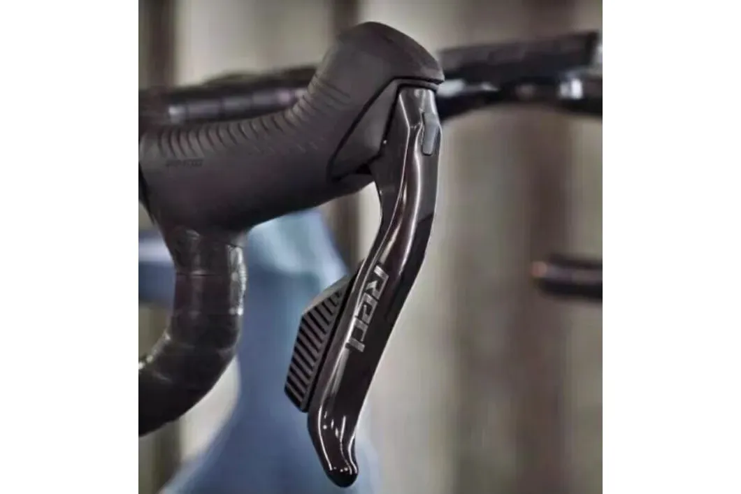 New-SRAM-Red-AXS_2024_02_Shifter_3x2.webp