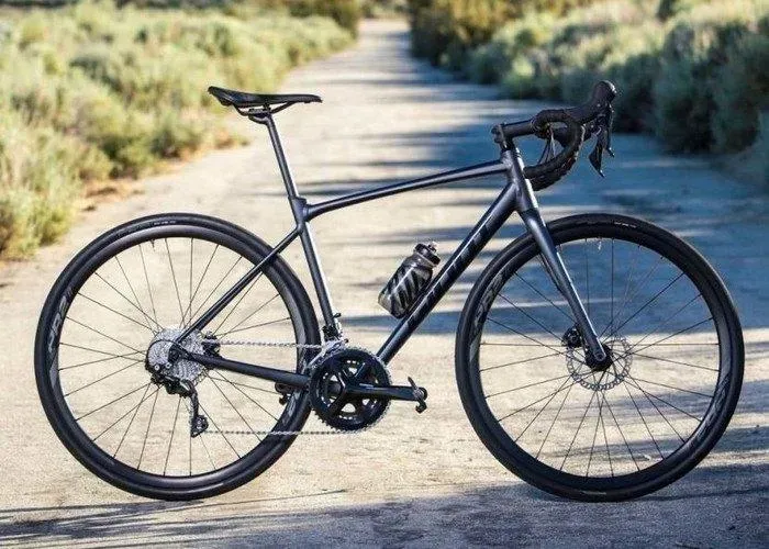 giant-contend-ar4-geometrija_vk.webp