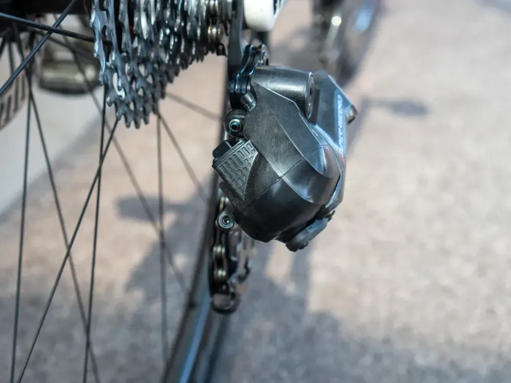 super-record-wireless-rear-derailleur-disengage_vk.webp