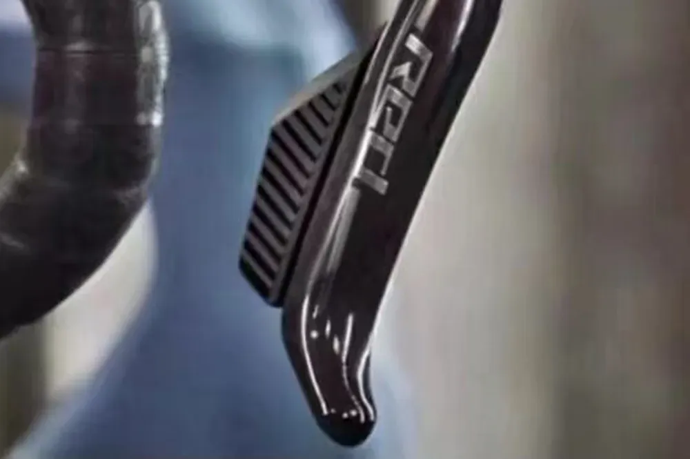 New-SRAM-Red-AXS_2024_02_Shifter_CROP.webp