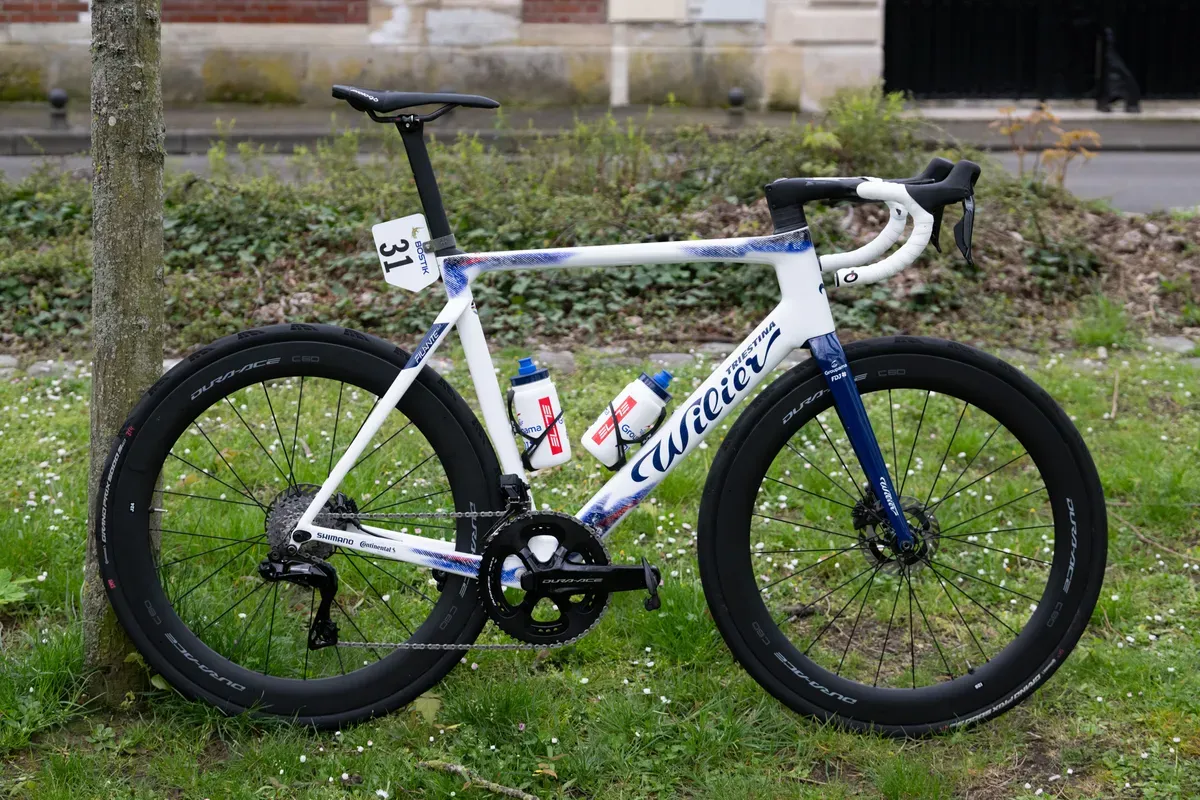 Stefan-Kungs-2024-Paris-Roubaix-Wilier-Filante-SLR_001.webp
